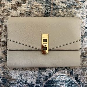NWT Henri Bendel Uptown Wallet on Chain